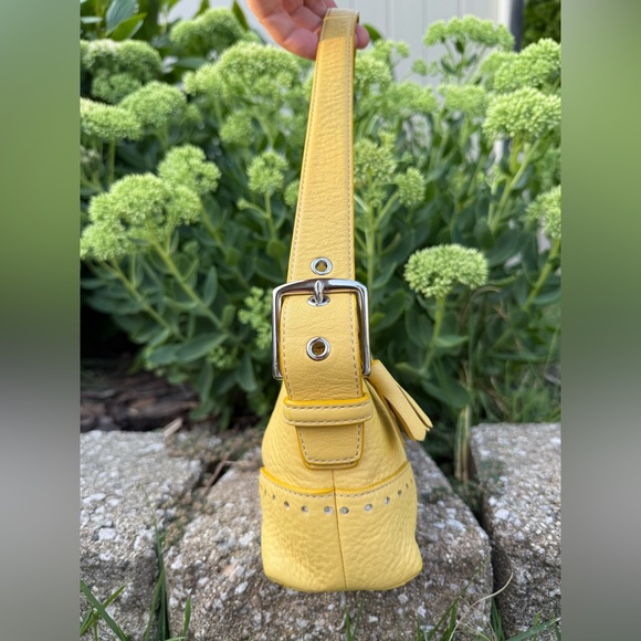 🚨‼️🚨SOLD ‼️🚨‼️Vintage Coach Baguette Bag Pastel Yellow - Picture 3 of 15